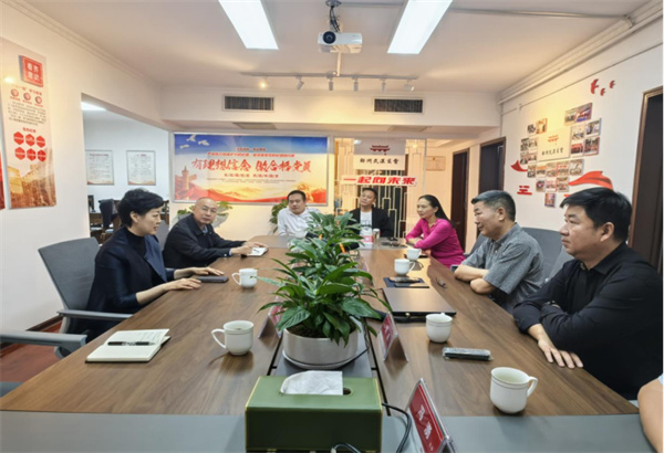 市工商联领导调研直属商会133.jpg