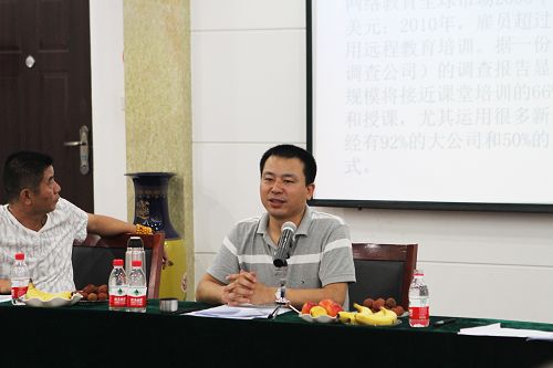 郑州市工商联钢铁贸易会长黄涛要求会员企业扎实有效开展理想信念教育实践活动(图1)