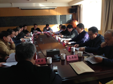 二七区工商联召开非公有制经济人士座谈会(图1)