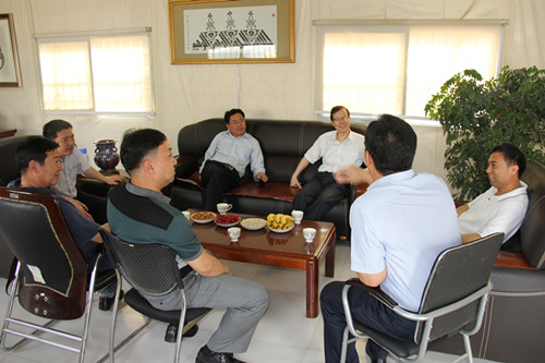 管城区统战部张平安部长到工商联重大项目调研(图2) 管城区统战部张平安部长到工商联重大项目调研(图2)