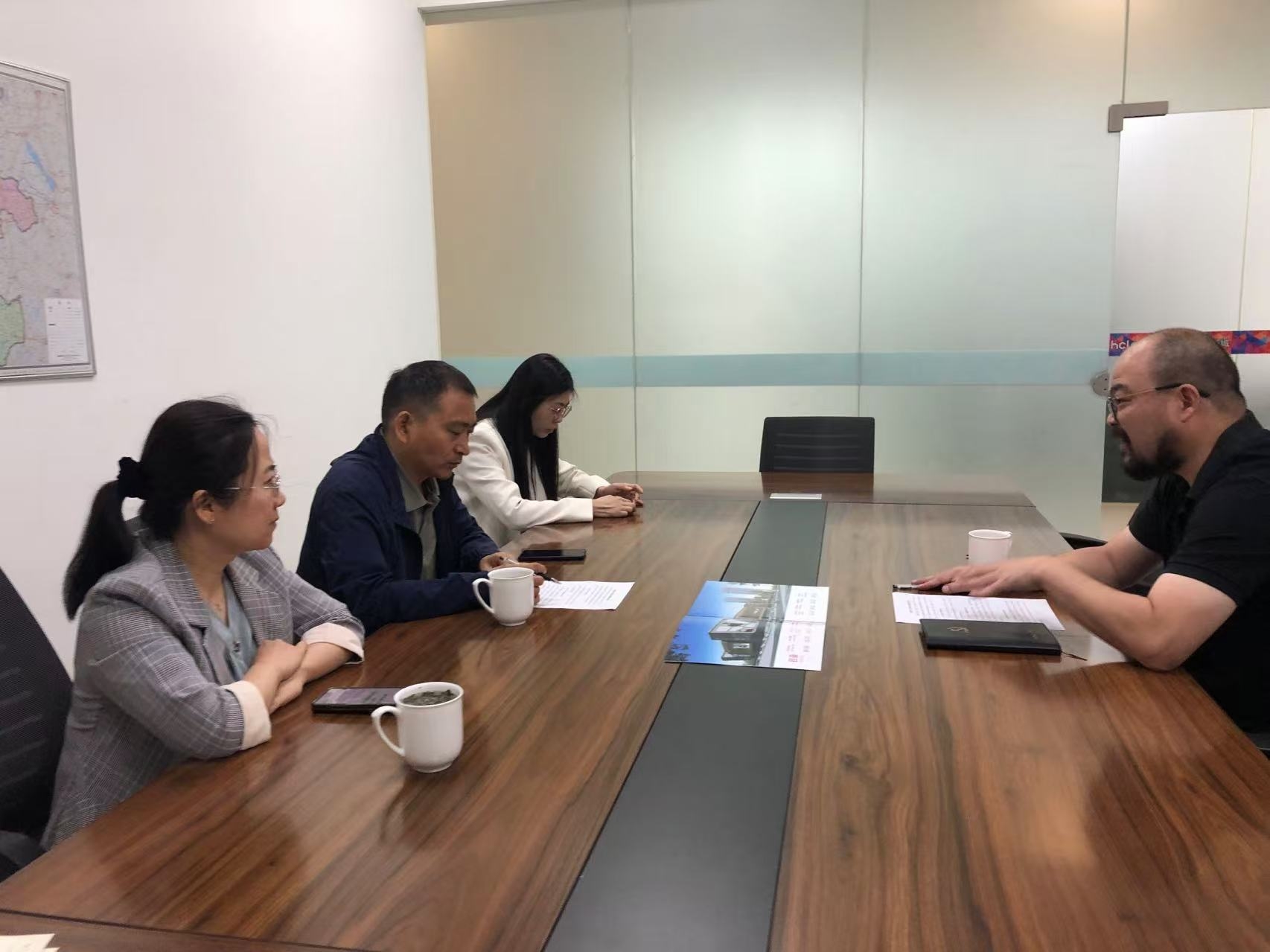 中牟新区工商联走访郑州海宁皮革城(图1) 中牟新区工商联走访郑州海宁皮革城(图1)