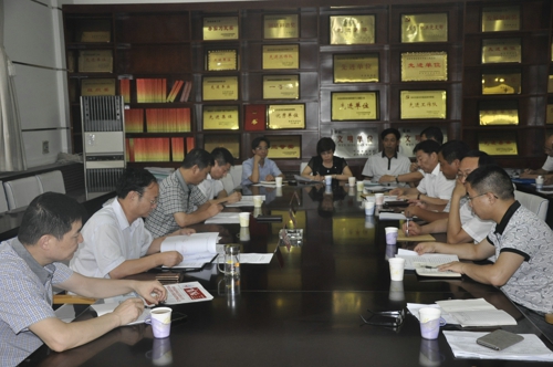 郑州市工商联召开理想信念教育实践活动推进会(图2) 郑州市工商联召开理想信念教育实践活动推进会(图2)