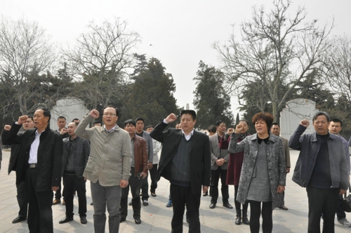 市工商联组织机关全体人员赴兰考学习焦裕禄精神(图2)