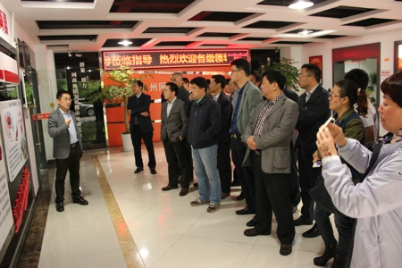 二七区工商联组织非公企业家赴杭州学习考察电子商务(图1) 二七区工商联组织非公企业家赴杭州学习考察电子商务(图1)