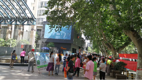 金水区大石桥街道商会组织辖区沿街商户共同开展城市管理集中宣传活动(图2)