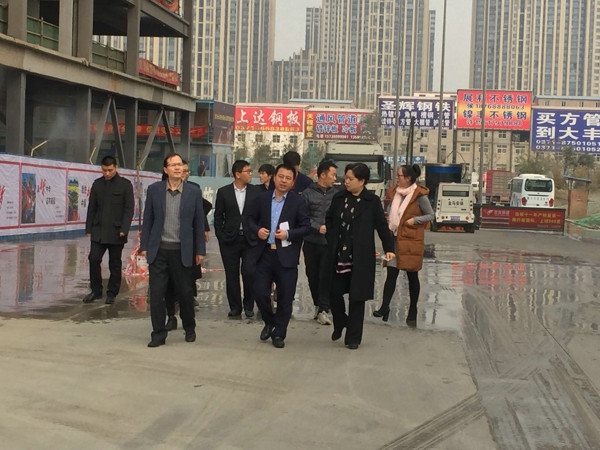 管城区工商联主席带队调研新金马物流中心(图1)