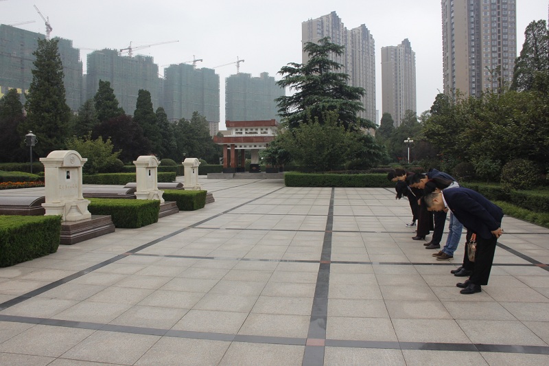 新郑市工商联参观中原英烈纪念馆重温入党誓词(图6)