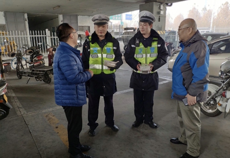 郑州市电梯商会党员志愿者冬至送爱心饺子(图4)