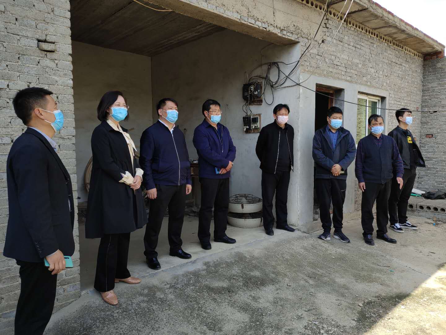 郑州市工商联副主席许元浩一行到颖阳镇宋窑村调研产业扶贫(图2)