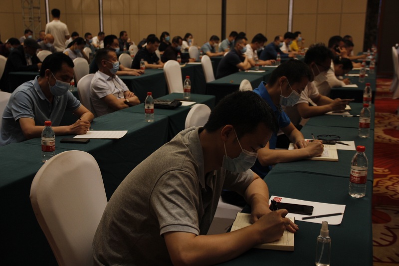 新郑市工商联召开工作会议(图2)