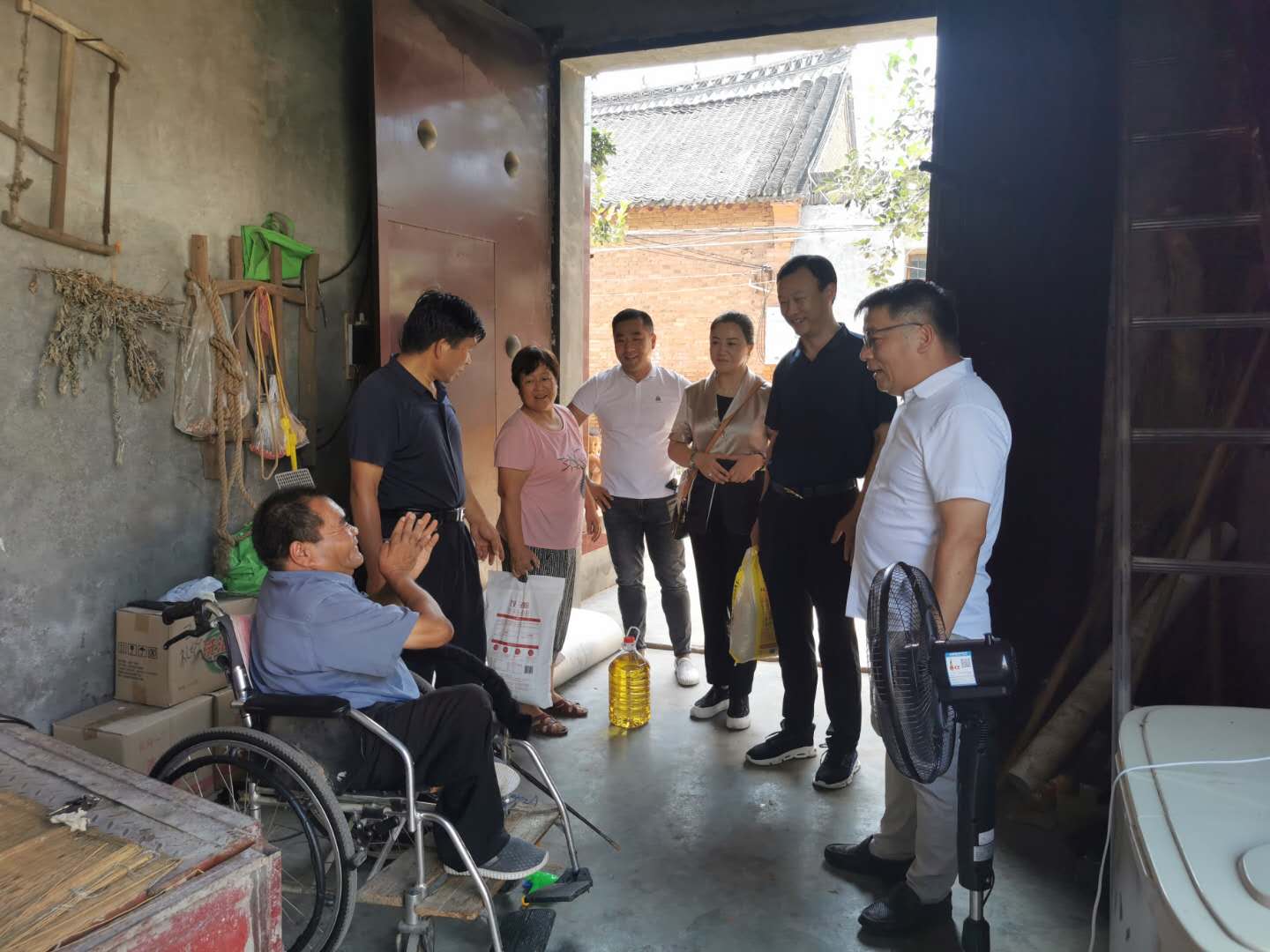 二七区工商联精准扶贫登封市宋爻村(图2)