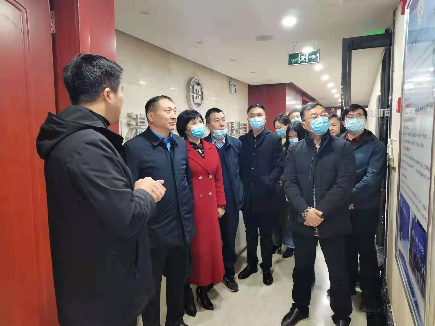 荥阳工商联组织企业家调研郑州市温州商会(图1)